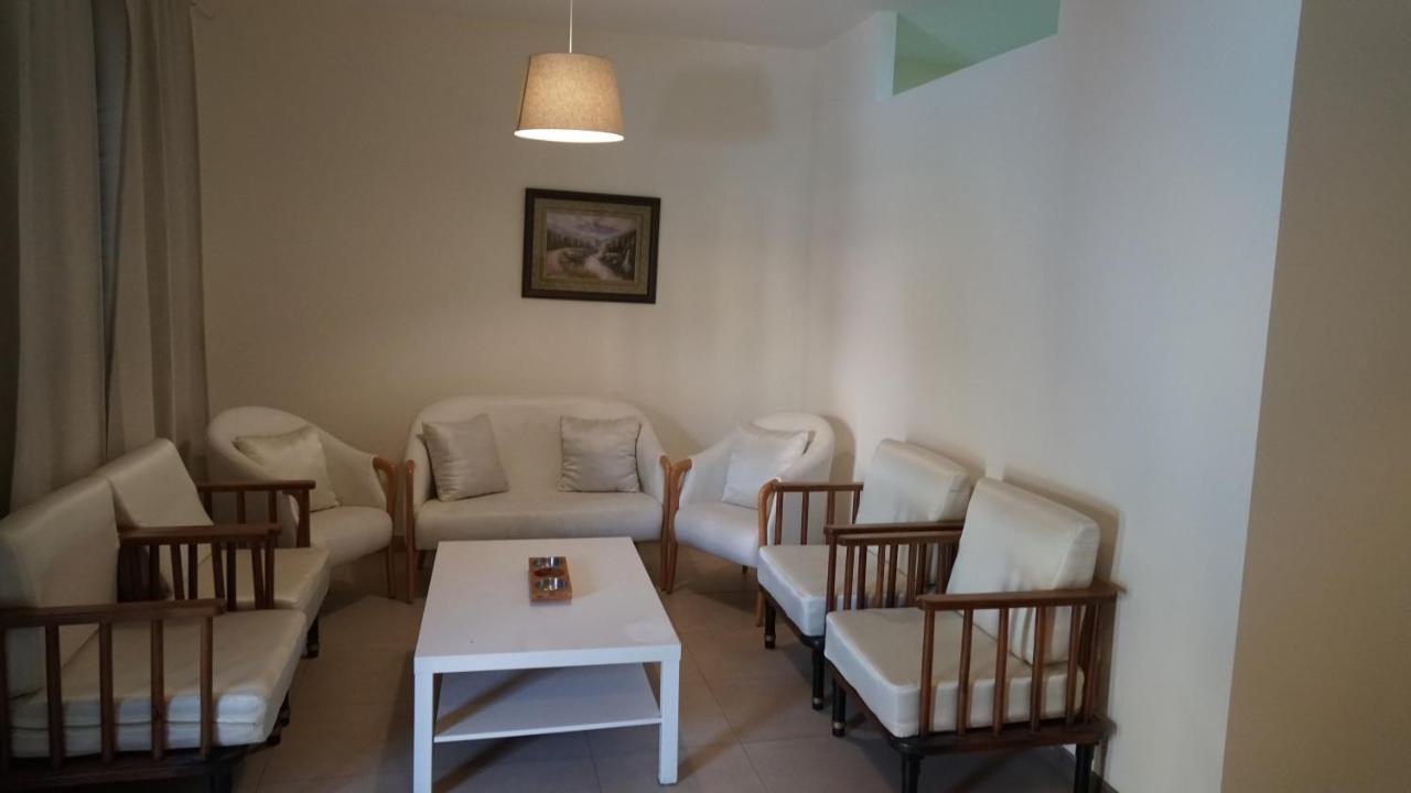 Ground Floor Apartment By Circular Pool In Talabay Aqaba Bagian luar foto